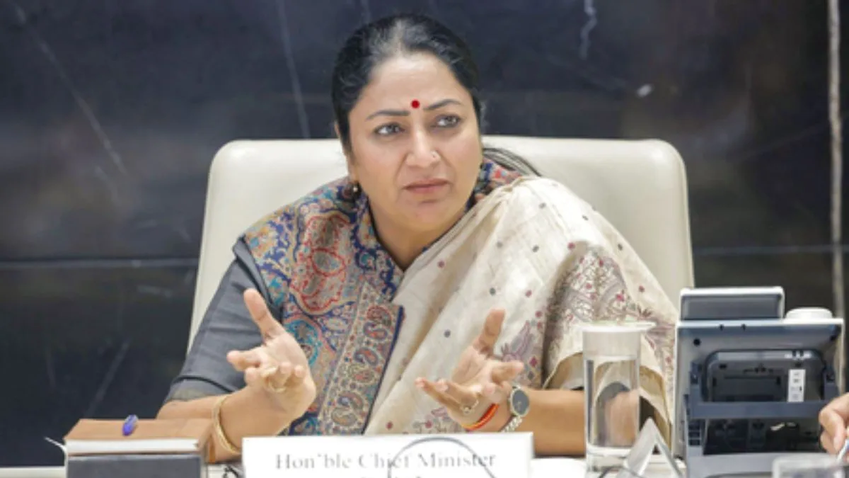 दिल्ली बिजली बिल राहत: सीएम रेखा गुप्ता का बड़ा ऐलान, अब सोलर पैनल से बिजली बिल होगा जीरो