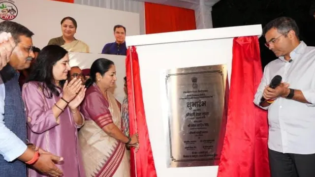 दिल्ली डार्क स्पॉट स्मार्ट लाइट योजना: सीएम रेखा गुप्ता ने 1 लाख स्मार्ट एलईडी लाइटें लगाने का किया एलान