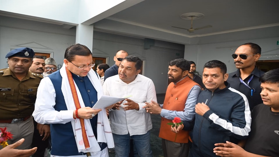 हल्द्वानी में पुष्कर सिंह धामी जनता दरबार: सीएम ने सुनीं जनसमस्याएं, अधिकारियों को दिए कड़े निर्देश