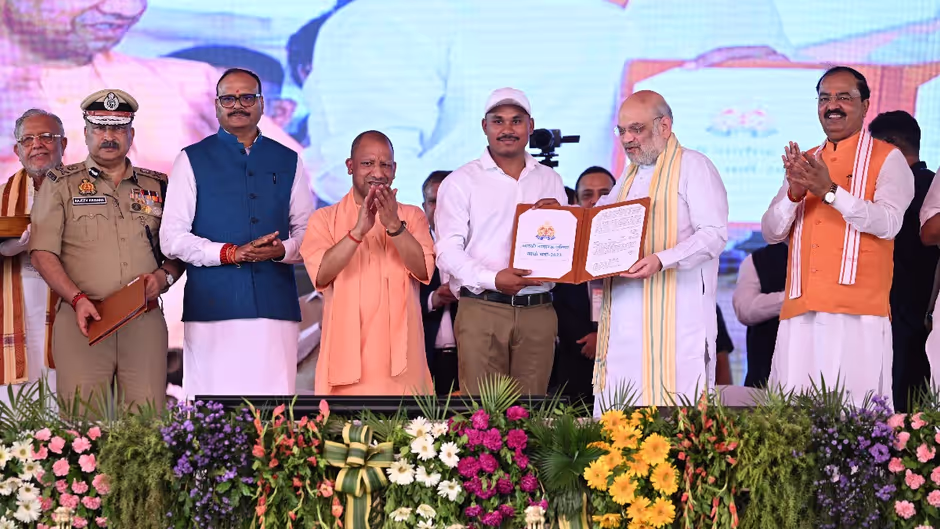 केंद्रीय गृहमंत्री अमित शाह और मुख्यमंत्री योगी आदित्यनाथ ने 60 हजार से अधिक युवाओं को नियुक्ति पत्र सौंपे