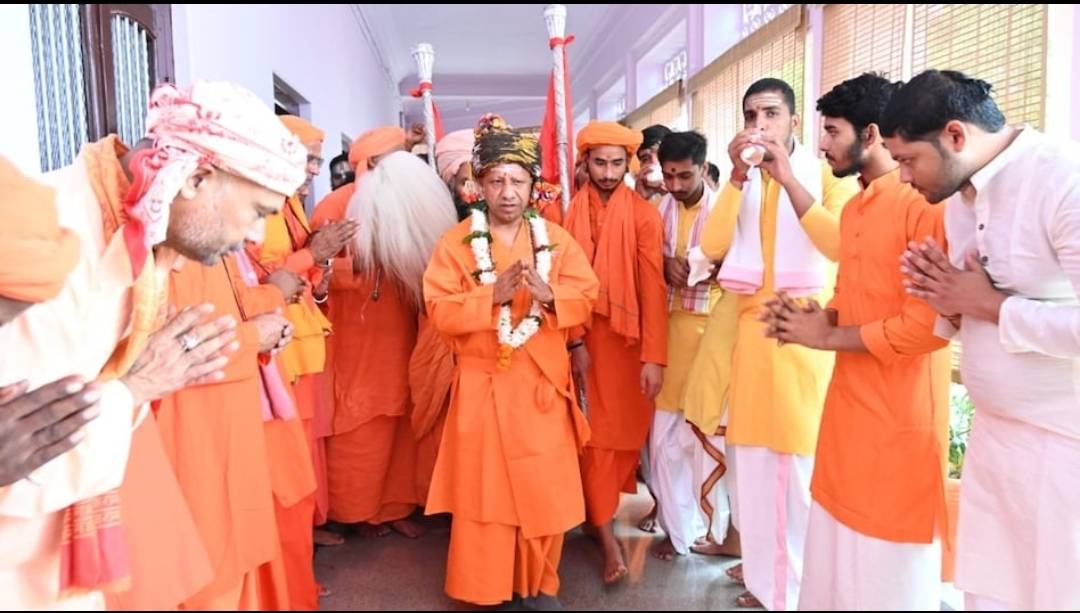 गुरु पूजन कर शिष्यों को आशीर्वाद देंगे गोरक्षपीठाधीश्वर