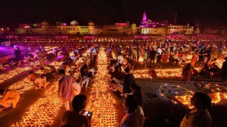 अयोध्या दीपोत्सव 2025: 2000 कलाकारों का धमाल, 22 झांकियों में रामायण का जादू – CM योगी बोले, 'अवधी-भोजपुरी की धुन पर झूमेंगी नगरी'!