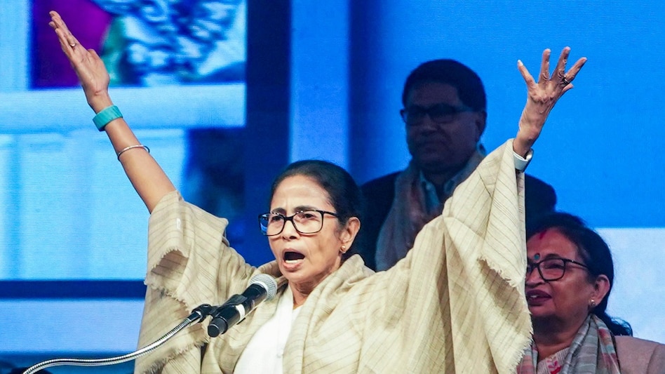 बंगाल SIR पर सुप्रीम कोर्ट में बड़ी लड़ाई: ममता बनर्जी ने चुनाव आयोग को घेरा
