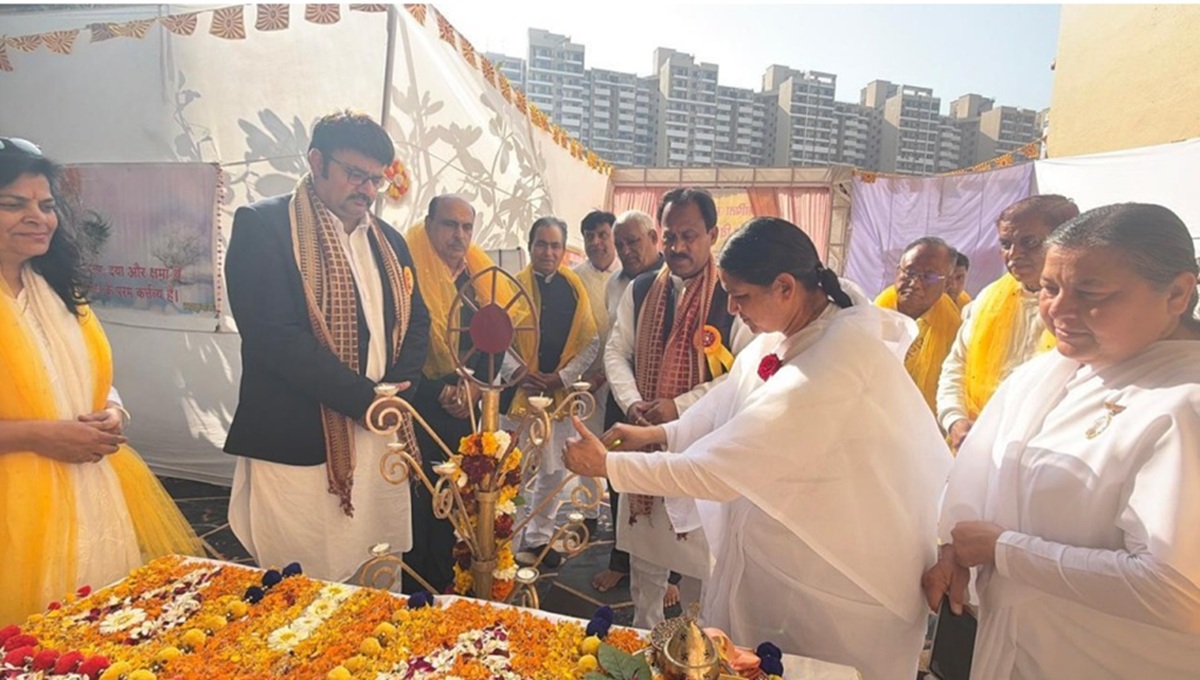 गुड़गांव में धूमधाम से मनाई गई 90वीं त्रिमूर्ति महाशिवरात्रि — 3000 घरों में निकली शोभायात्रा, लिया बुराइयों को छोड़ने का संकल्प