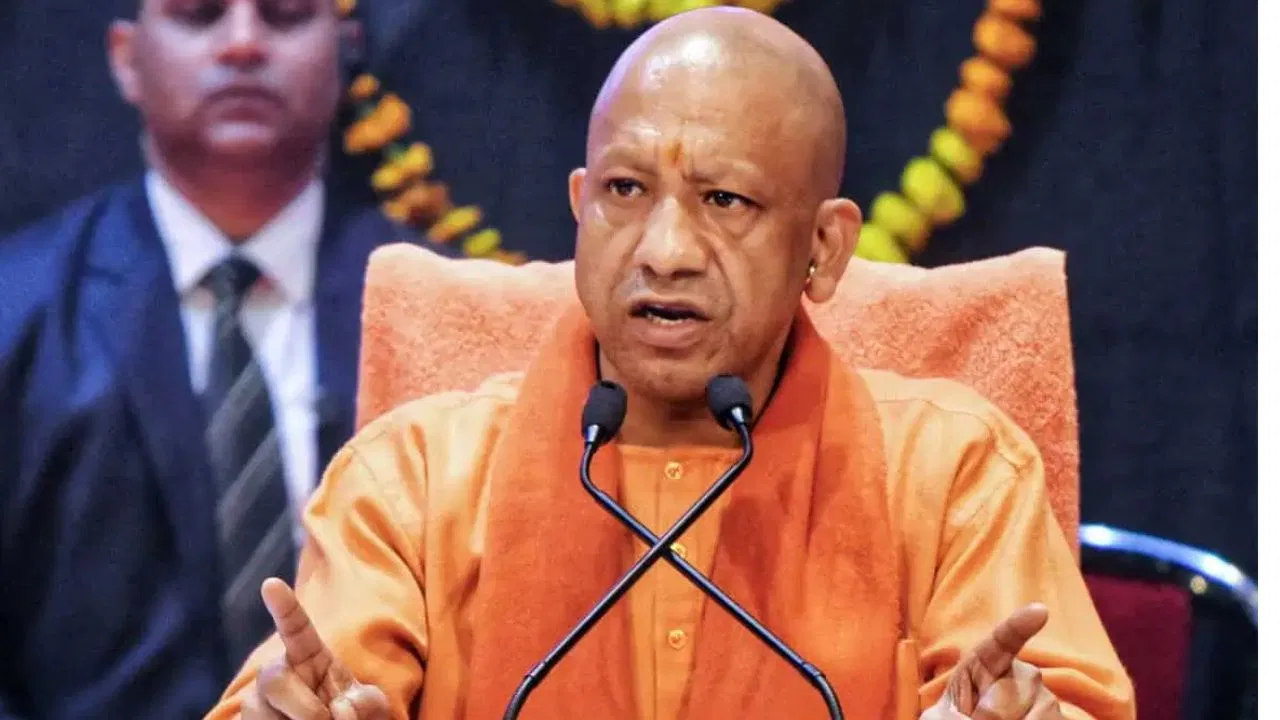 होली पर CM Yogi का दोहरा तोहफा: 4 दिन छुट्टी + त्योहार से पहले सैलरी! 17 लाख कर्मचारी खुश, माहौल बिगाड़ने वालों को सख्त चेतावनी