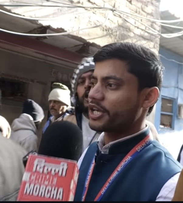 दिल्ली: यूट्यूबर की दादागिरी से एमसीडी बेबस, रेहड़ी हटाने गए कर्मचारियों से धक्का-मुक्की — मादीपुर में पुलिस चौकी तक पहुंचा मामला