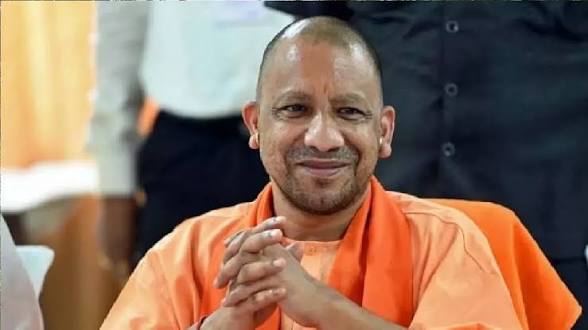 योगी आदित्यनाथ का बड़ा ऐलान: यूपी में अब हर गरीब को मिलेगा पक्का मकान, 25 लाख घरों का टारगेट