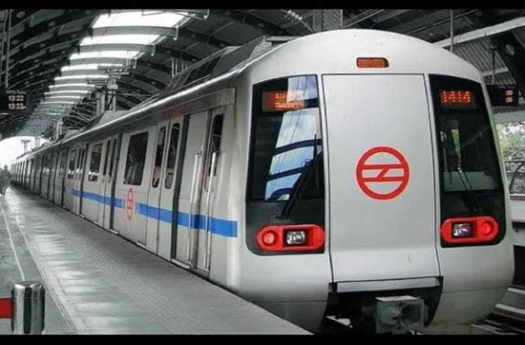 दिल्ली मेट्रो में राजनीतिक विज्ञापनों पर रोक सही: हाई कोर्ट ने ECI के फैसले को ठहराया वाजिब