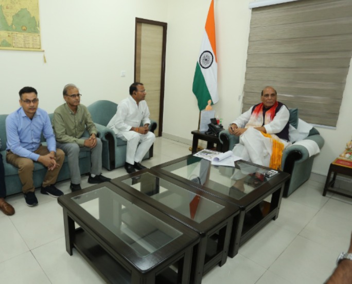 रक्षा मंत्री राजनाथ सिंह के जन्मदिन पर दिल्ली आवास पर पहुंचे राणा प्रताप सिंह, दी शुभकामनाएं