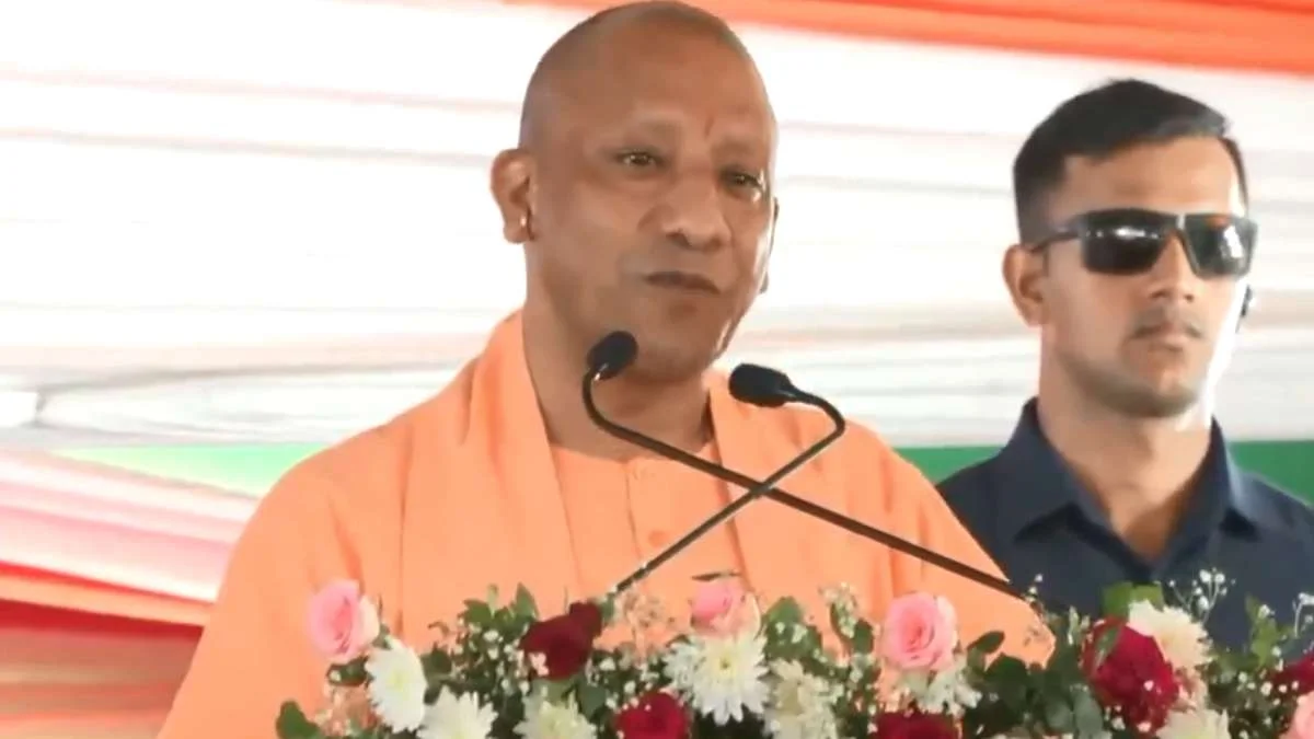 CM योगी का हर घर तिरंगा अभियान तेज, 5 करोड़ घरों तक पहुंचाने का लक्ष्य