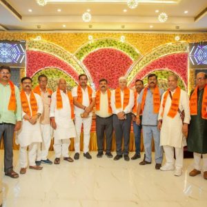 अखंड राजपूताना सेवा संघ के पदाधिकारी हर घर तिरंगा अभियान की अपील करते हुए