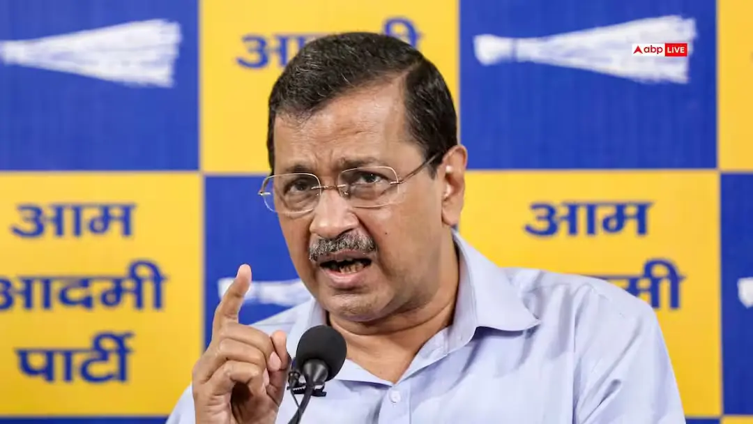 ई-20 फ्यूल के विरोध में सड़क पर उतरे केजरीवाल, बोले- सरकार ट्रंप के सामने नतमस्तक