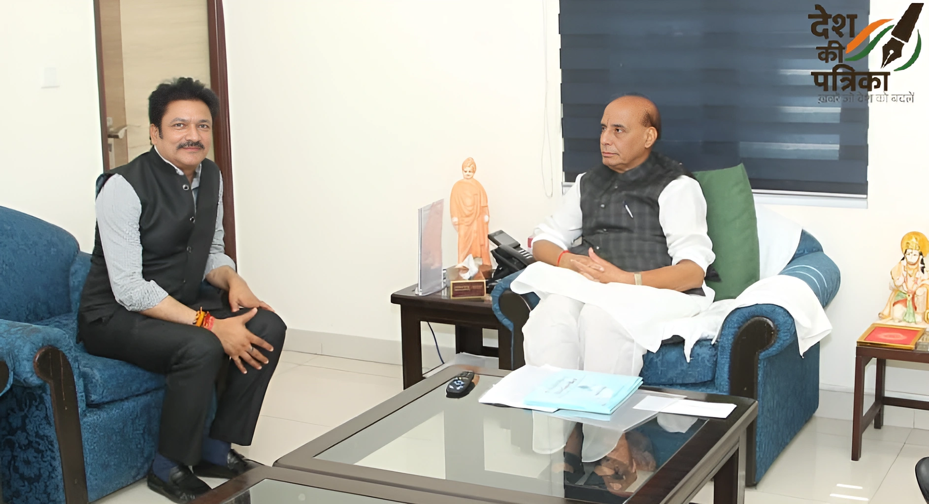 नोएडा मीडिया क्लब अध्यक्ष आलोक द्विवेदी की रक्षामंत्री से मुलाकात