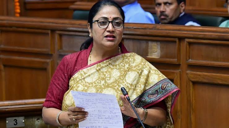 दिल्ली CM रेखा गुप्ता ने प्रदूषण पर की हाई-लेवल बैठक, केंद्रीय मंत्री के साथ प्लान पर चर्चा